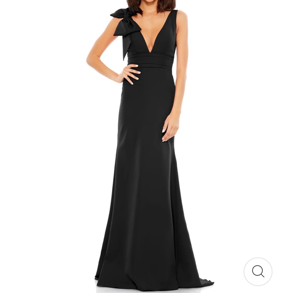 Mac Duggal plunge neck bow detail trumpet gown